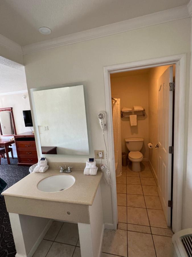Americas Best Value Inn Hanford Ngoại thất bức ảnh