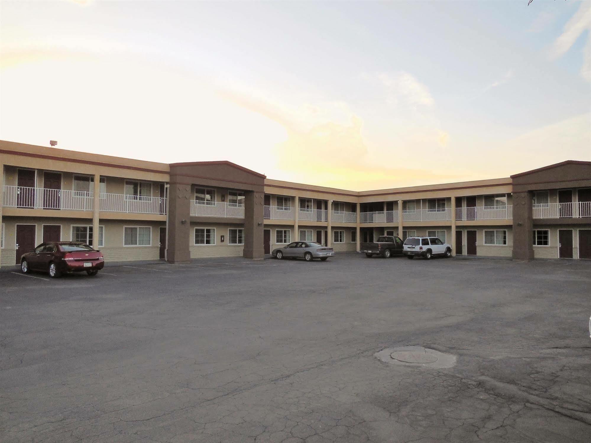 Americas Best Value Inn Hanford Ngoại thất bức ảnh
